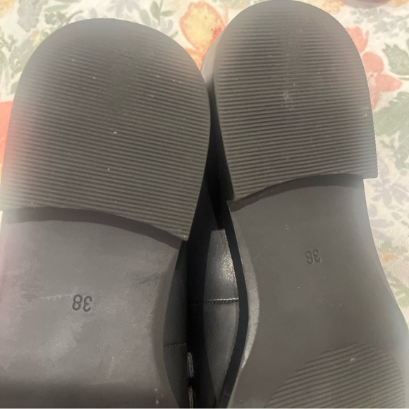 H&M Black and Gold Leather Loafers - Picture 4 of 9